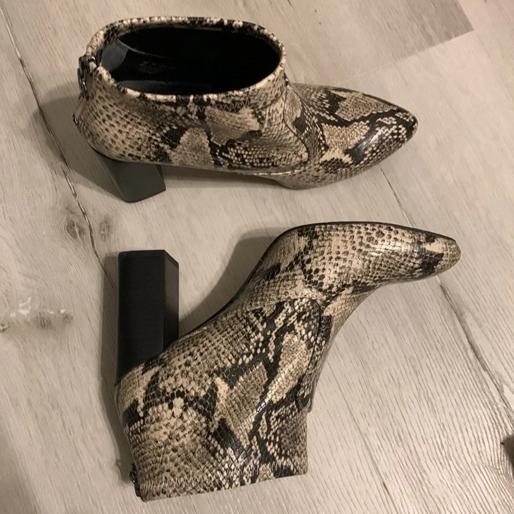 Franco Sarto Kortney Block Heel Stretch Ankle‎ Booties. Size 8 M snake print
